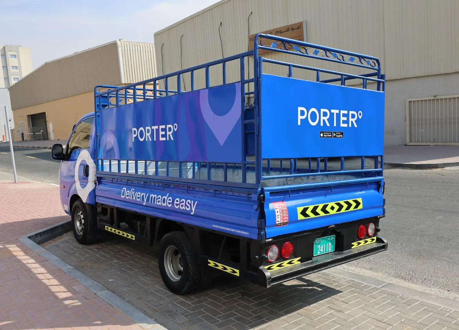 auto wrap  or vehicle branding